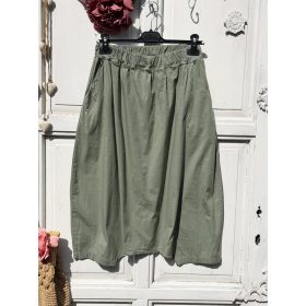 Olasz, mély ülepes zöld nadrág, zsebekkel:))