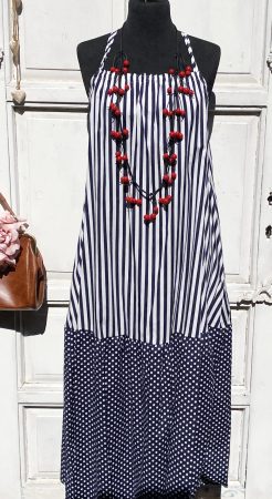 Olasz, csíkos/pöttyös ruha, némi fodorral, kék alappal:))