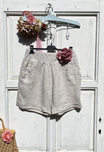 Olasz, len rövid nadrág, zsebekkel, bézs színben:))