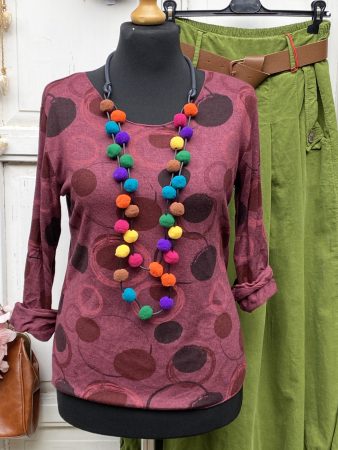 Olasz, finom kötött mintás felső, burgundi alappal:)) Olasz, finom kötött mintás felső, burgundi alappal:))