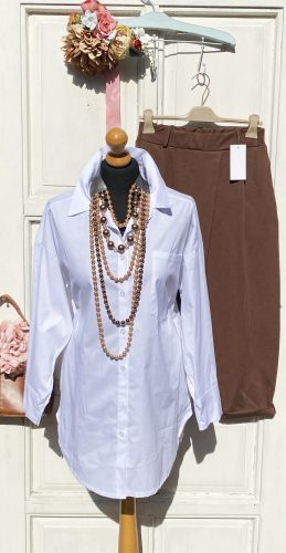 Olasz, alján kerekített hátul hosszított ing, fehér színben, zsebbel:)))