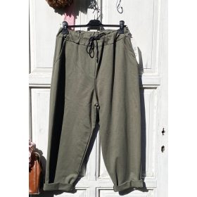 Olasz, laza, bő szabású zöld nadrág, zsebekkel:))