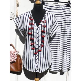 Olasz, kék/fehér csíkos blúz:))