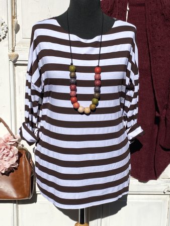 Olasz, hosszított barna/fehér csíkos felső:))