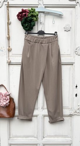 Olasz, elején átlapolós fazonú cappuccino nadrág:))