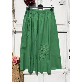   Olasz, A vonalú, rávarrt horgolt virágos, zsebes zöld szoknya:))