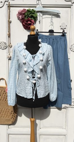 Olasz, zsabós/kockás/kötős, bármire rákapom blúz/boleró, kék alappal:))