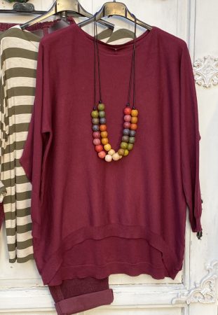Olasz, alján ívelt, hátul hosszított burgundi/meggyes kötött pulcsi:)) Olasz, alján ívelt, hátul hosszított burgundi/meggyes kötött pulcsi:))