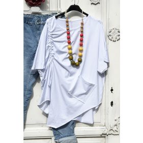 Olasz, húzott, elején nagy zsebes fehér felső:))