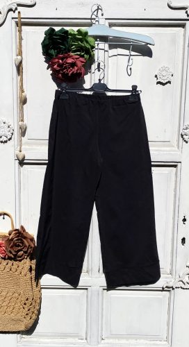 Olasz, bő szárú cargo nadrág, fekete színben:))