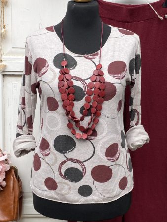 Olasz, finom kötött mintás felső, bézs alappal:)) Olasz, finom kötött mintás felső, bézs alappal:))