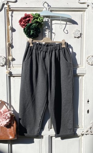 Olasz, bővebb szabású szürke zsebes nadrág:))