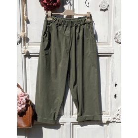   Olasz, lazább szabású nadrág, zsebekkel, zöld színben:))