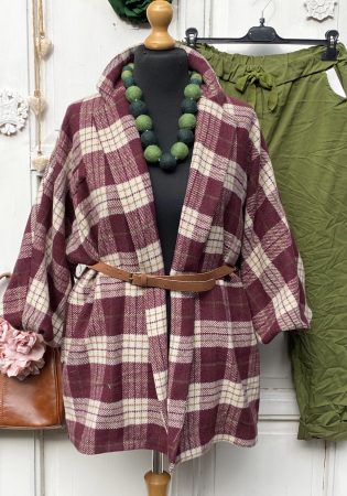 Olasz, bármire rákapom burgundi kockás kabátka:)) Olasz, bármire rákapom burgundi kockás kabátka:))