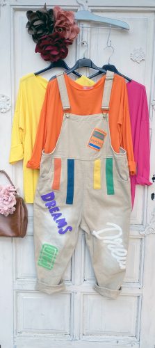 Olasz, vagány kantáros farmer, bézs alappal, vidám színekkel:))