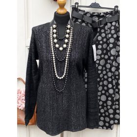 Olasz, enyhén csillámos fekete kötött felső:))