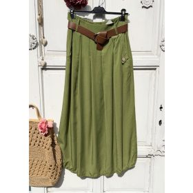   Olasz, elején gombos/zsebes szoknya, zöld színben, ajándék övvel:))