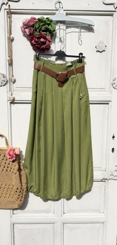 Olasz, elején gombos/zsebes szoknya, zöld színben, ajándék övvel:))