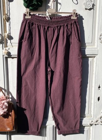 Olasz, bővebb szabású burgundi/szilvás zsebes nadrág:))