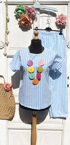 Olasz, kék/fehér csíkos felső:))